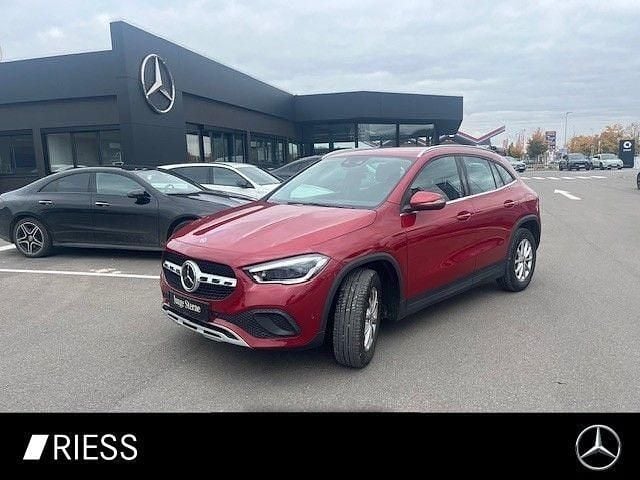 Manufaktur lack manufaktur patagonienrot Gebraucht 2020 Mercedes GLA220 SUV | 29.990 € (Guter Preis) - Bild 1/4