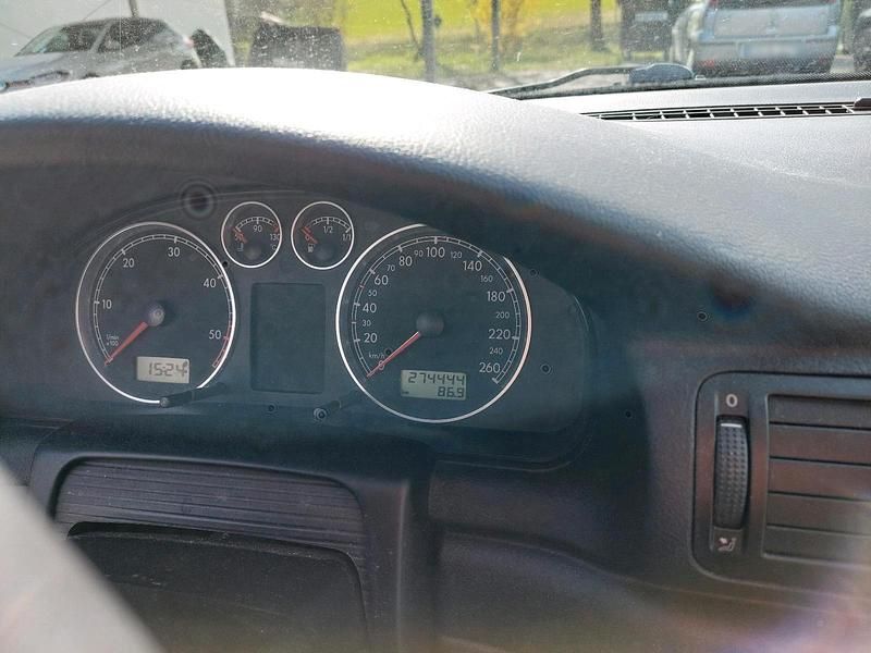 Gebraucht VW Passat 101 PS (74 kW) 2001 Silber Limousine