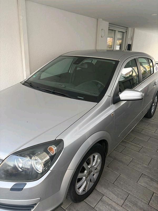 Gebraucht Opel Astra 160 PS (117 kW) 2008 Silber Kleinwagen