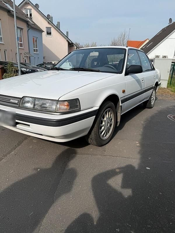 Usata Mazda 626 90 CV (66 kW) 1987 Bianco Berlina