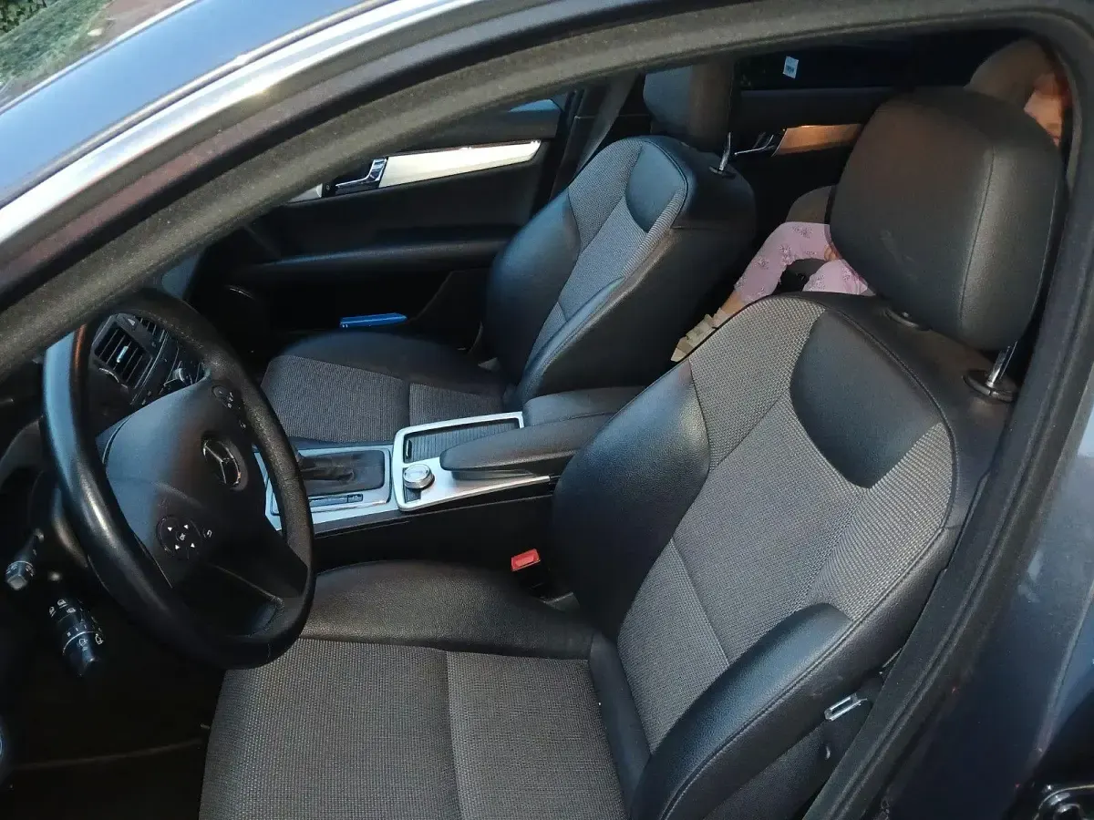Gebraucht Mercedes C300 Elegance 231 PS (169 kW) 2009 Kombi