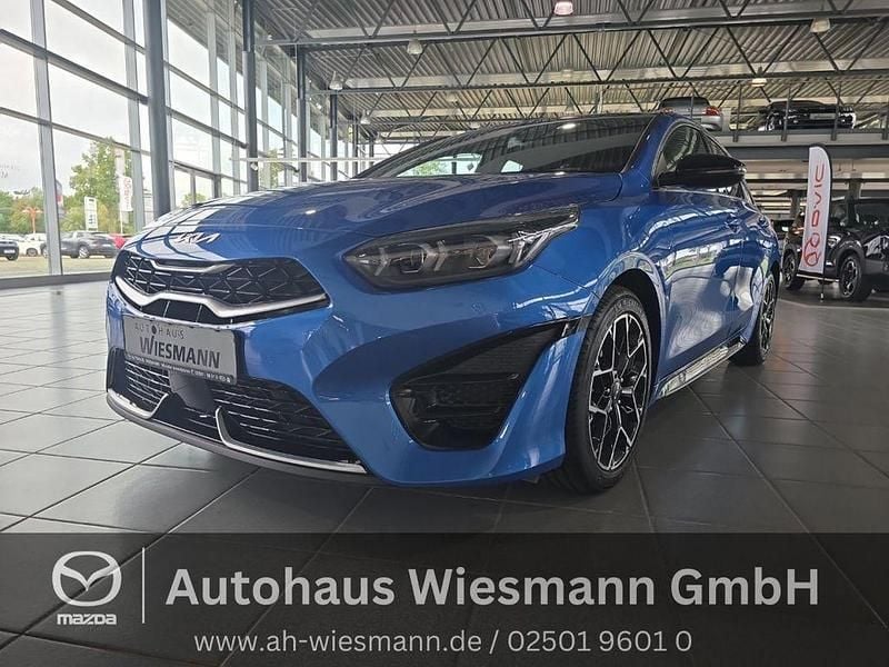 Blau Gebraucht 2021 Kia ProCeed GT-Line Kleinwagen | 22.990 € (Fairer Preis) - Bild 1/4