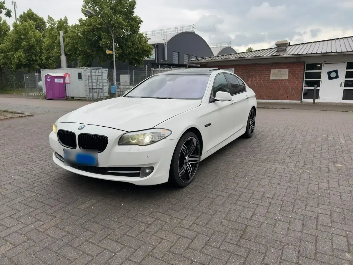 Gebraucht BMW 530 245 PS (180 kW) 2010 Weiß Limousine