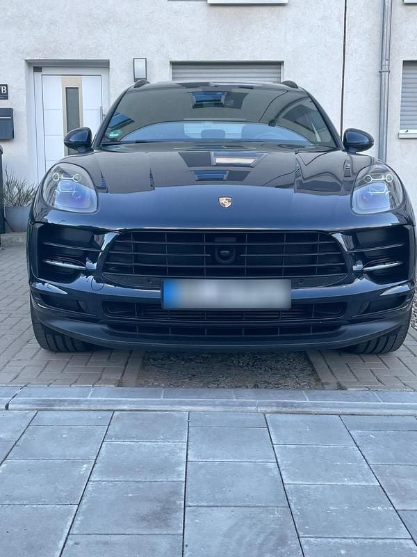 Second-hand Porsche Macan 245 CP (180 kW) 2020 Albastru SUV