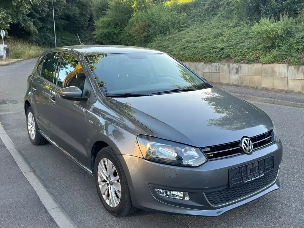 Gebraucht VW Polo Life 90 PS (66 kW) 2013 Grau Kleinwagen