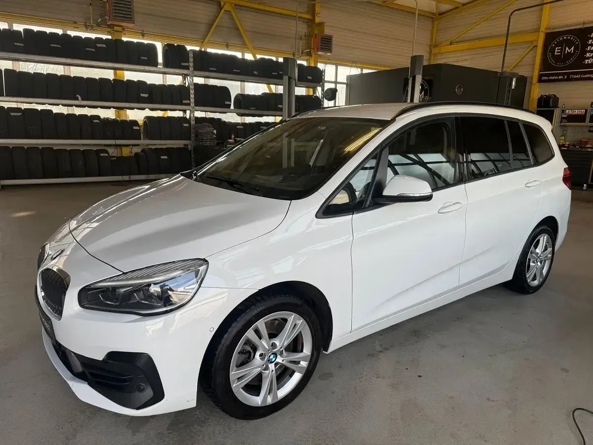 Gebraucht BMW 220 Gran Tourer Advantage 190 PS (139 kW) 2018 Weiß Van / Kleinbus