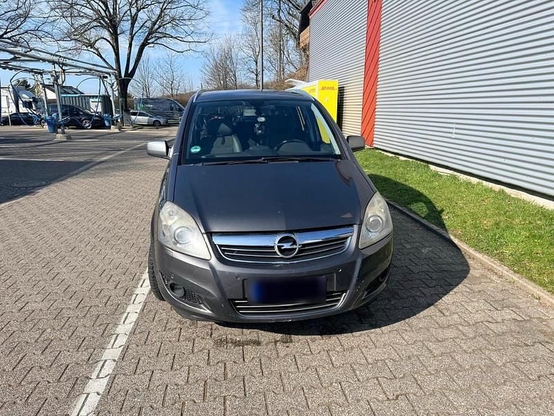 Gebraucht Opel Zafira 140 PS (102 kW) 2011 Van / Kleinbus