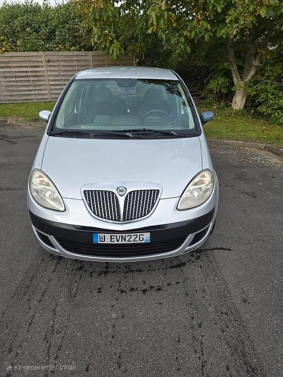 Silber Gebraucht 2006 Lancia Musa Van / Kleinbus | 1.650 € (Guter Preis) - Bild 1/4