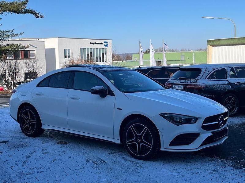 Gebraucht Mercedes CLA250e Edition 218 PS (160 kW) 2020 Weiß Limousine