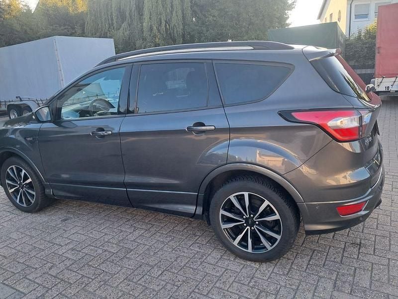 Gebraucht Ford Kuga ST-Line 150 PS (110 kW) 2020 Grau SUV
