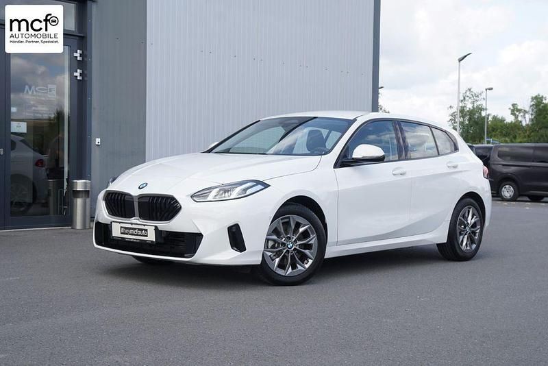 Weiß Gebraucht 2024 BMW 120 Shadowline Kleinwagen | 30.840 € (Superpreis) - Bild 1/4