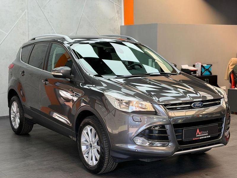 Gebraucht Ford Kuga Titanium 150 PS (110 kW) 2015 Grau SUV