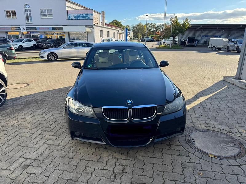 Gebraucht BMW 320 170 PS (125 kW) 2008 Schwarz Limousine