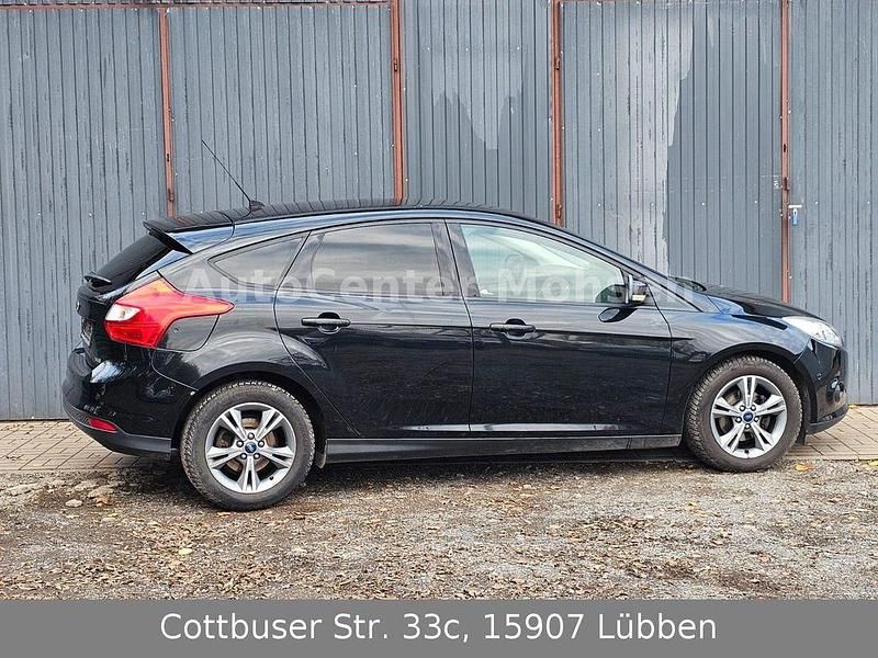 Gebraucht Ford Focus SYNC Edition 125 PS (91 kW) 2014 Schwarz Limousine