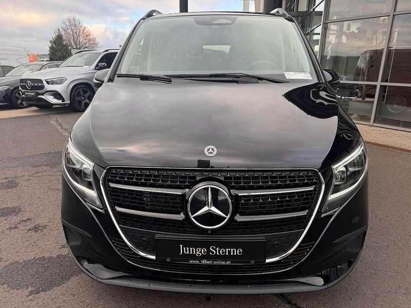 Gebraucht Mercedes E250 Style 190 PS (139 kW) 2025 Obsidianschwarz metallic (metallic) Kombi