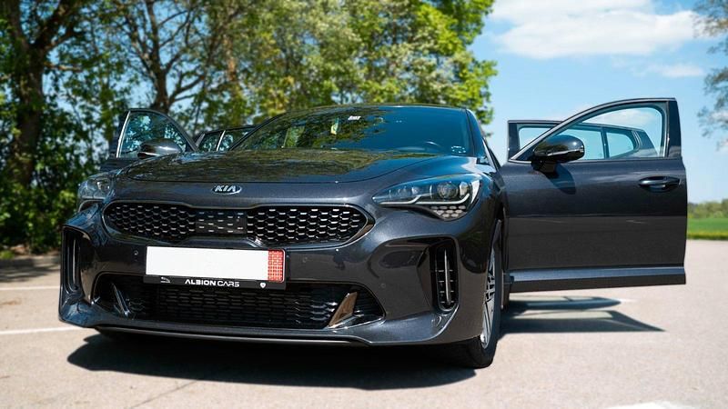 Gebraucht Kia Stinger 200 PS (147 kW) 2018 Grau Kleinwagen