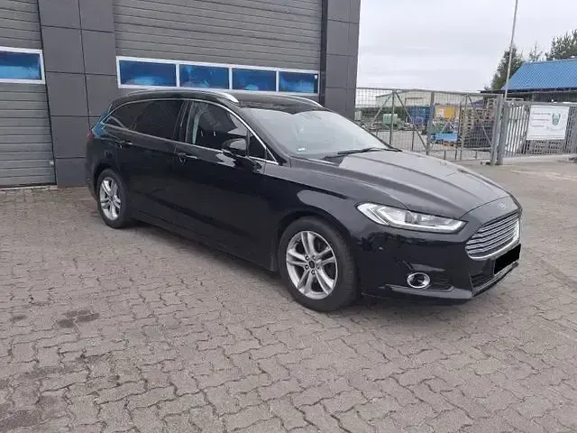 Gebraucht Ford Mondeo 180 PS (132 kW) 2015 Schwarz Limousine