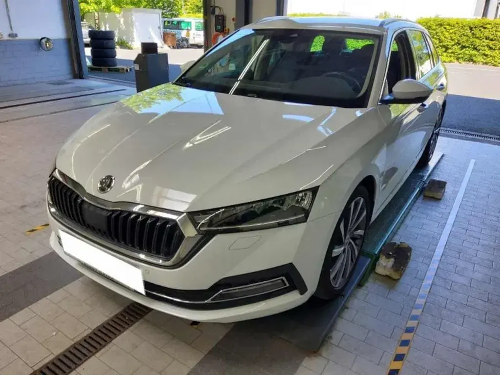 Gebraucht Skoda Octavia Style 150 PS (110 kW) 2022 Weiß Kombi