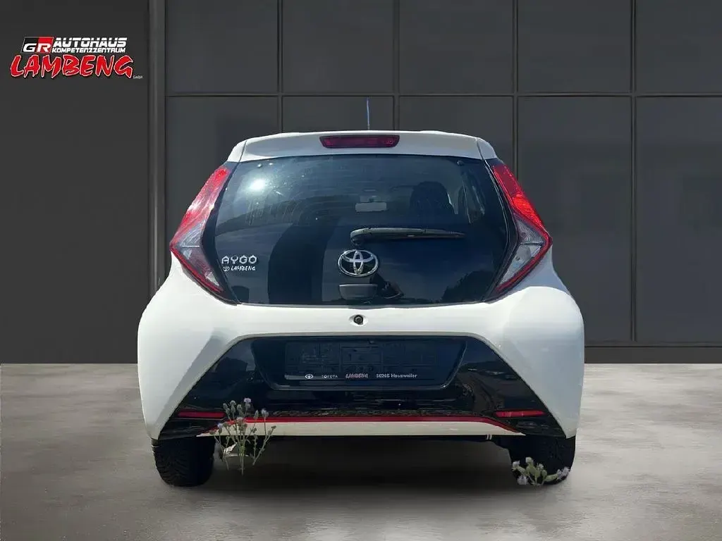 Gebraucht Toyota Aygo Connect Style 72 PS (52 kW) 2019 Weiß Kleinwagen