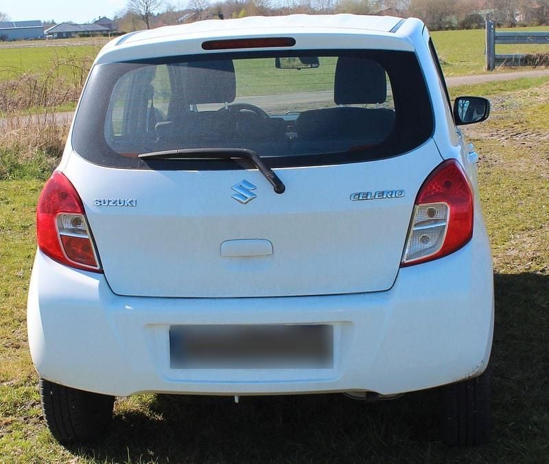 Second-hand Suzuki Celerio Basic 68 CP (50 kW) 2018 Alb Hatchback