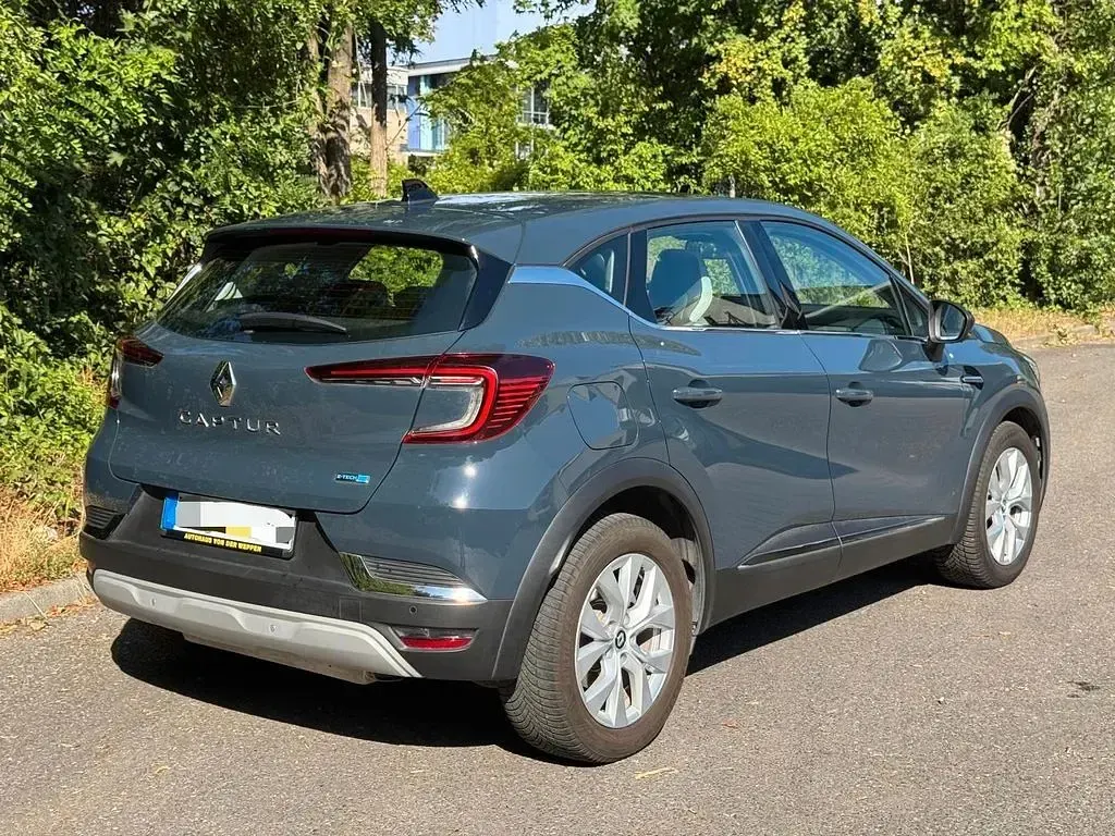 Gebraucht Renault Captur Intens 158 PS (116 kW) 2022 Blau SUV