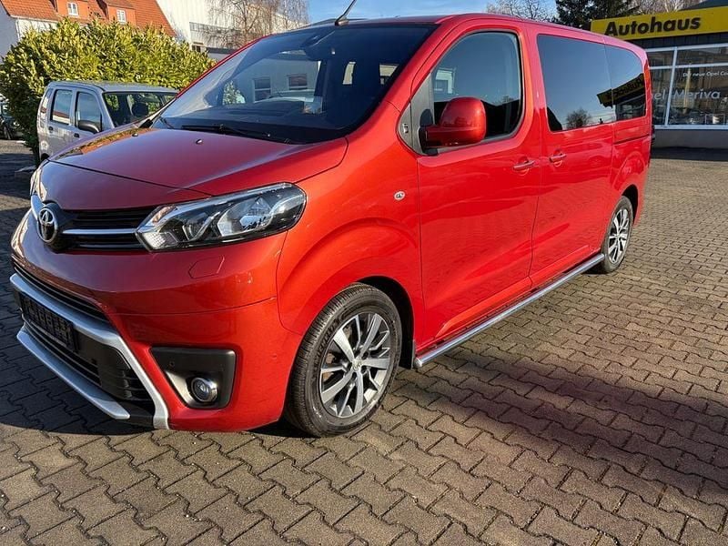 Orange Gebraucht 2019 Toyota Proace Verso Team Kombi | 27.800 € (Guter Preis) - Bild 1/4