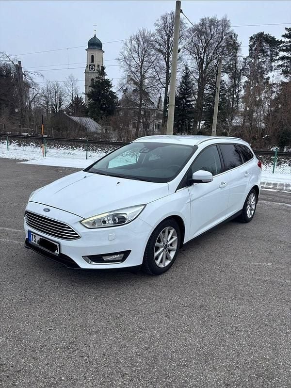 Weiß Gebraucht 2017 Ford Focus Titanium Kombi | 7.199 € (Guter Preis) - Bild 1/4