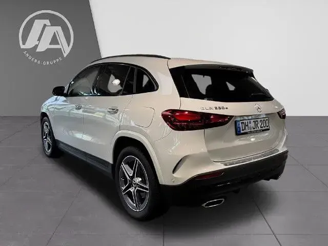 Gebraucht Mercedes GLA250 218 PS (160 kW) 2024 SUV