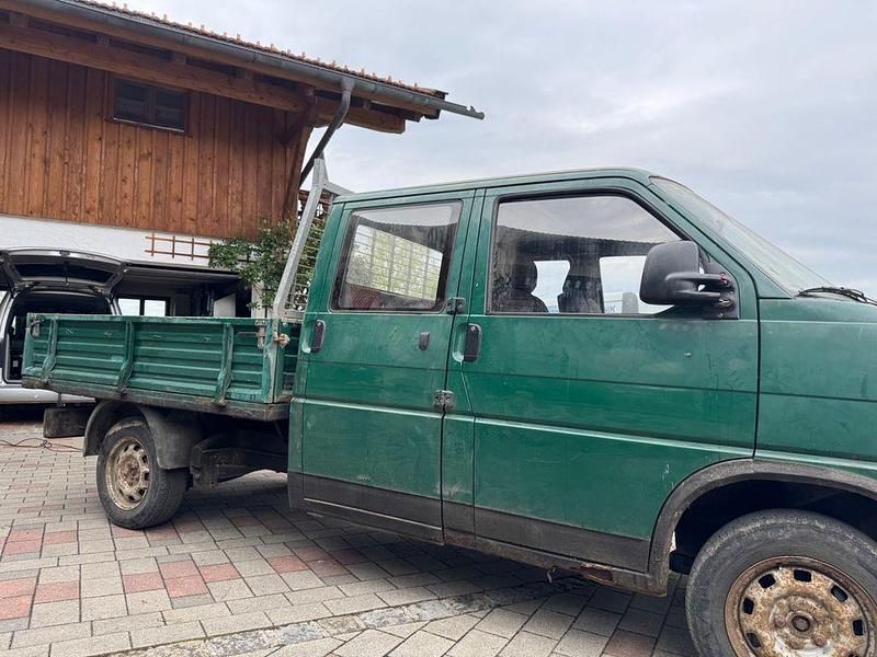 Grün Gebraucht 1993 VW T4 Van | 850 € - Bild 1/4