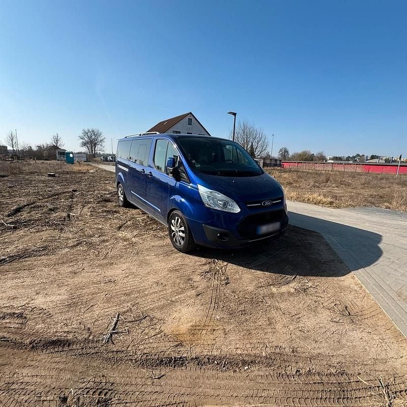 Gebraucht Ford Tourneo Titanium 170 PS (125 kW) 2017 Blau Van / Kleinbus