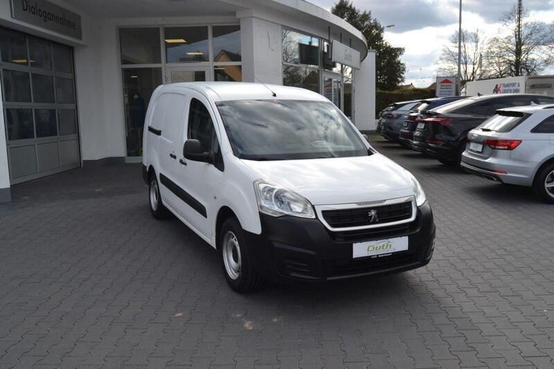 Weiß Gebraucht 2016 Peugeot Partner Avantage Van / Kleinbus | 9.980 € (Fairer Preis) - Bild 1/3