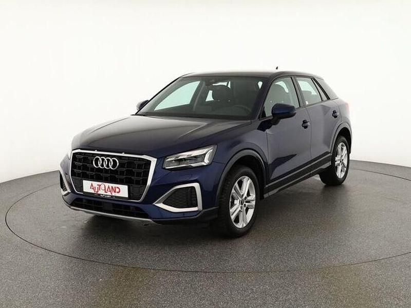 Blau Gebraucht 2021 Audi Q2 Comfort SUV | 23.990 € (Teuer) - Bild 1/4