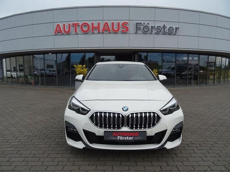 Weiß Gebraucht 2023 BMW 218 M Sport Coupé | 27.890 € (Fairer Preis) - Bild 1/4