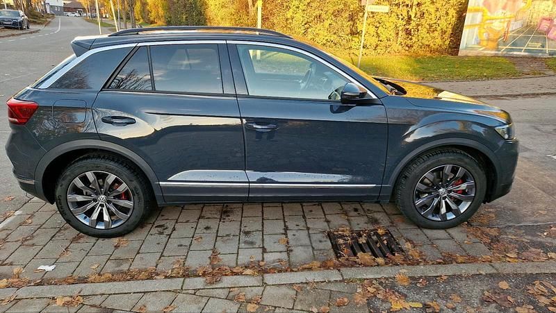Grau Gebraucht 2017 VW T-Roc S SUV | 20.900 € (Etwas zu teuer) - Bild 1/4