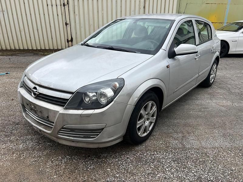 Silber Gebraucht 2006 Opel Astra Limousine | 1.450 € (Superpreis) - Bild 1/4