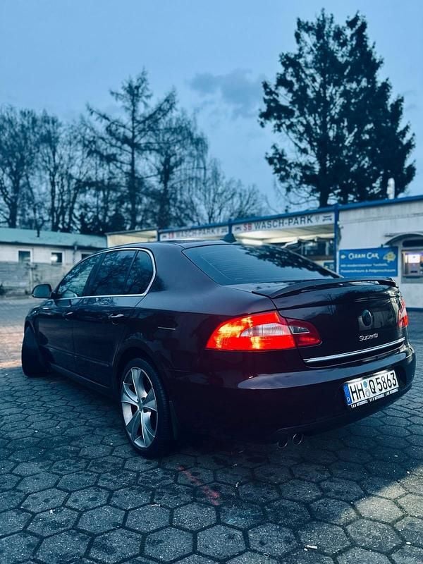 Gebraucht Skoda Superb 160 PS (117 kW) 2008 Rot Limousine