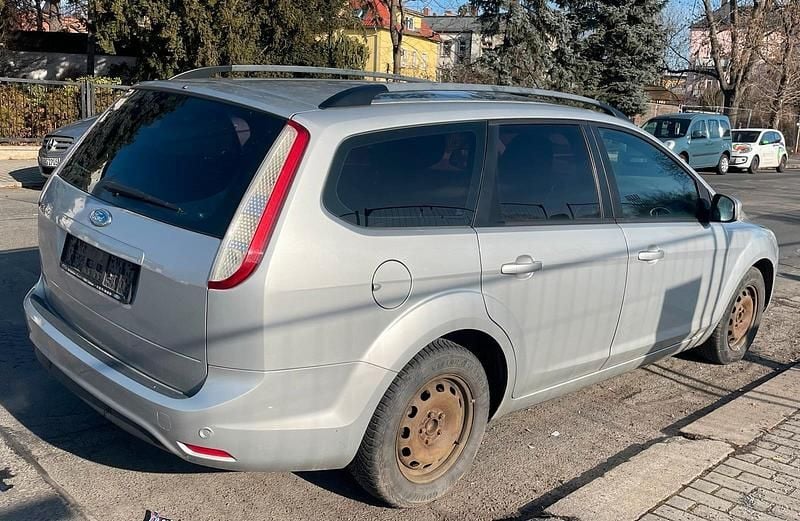 Gebraucht Ford Focus 101 PS (74 kW) 2009 Grau Kombi