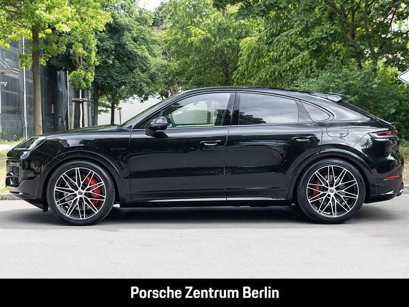 Gebraucht Porsche Cayenne Turbo E-Hybrid 740 PS (544 kW) 2025 Schwarz SUV