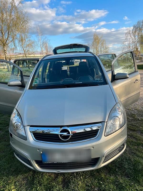 Silber Gebraucht 2008 Opel Zafira Van / Kleinbus | 3.100 € (Fairer Preis) - Bild 1/4
