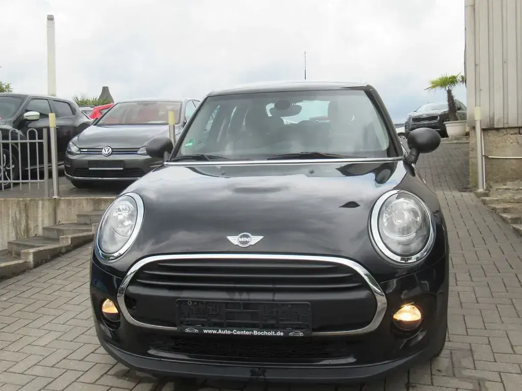 Używany Mini ONE 75 KM (55 kW) 2017 Czarny Hatchback