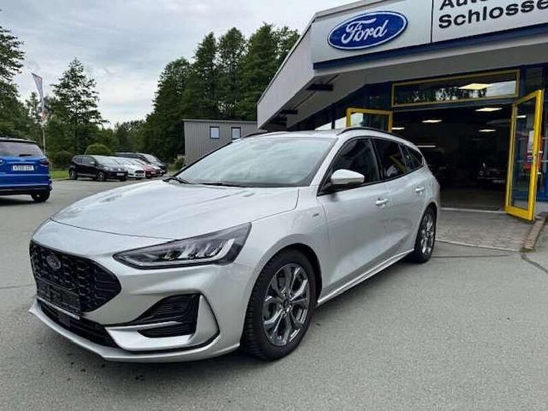 Gebraucht Ford Focus ST-Line X 155 PS (114 kW) 2023 Polar silber Kombi