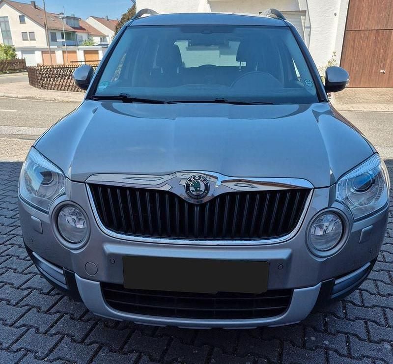 Braun Gebraucht 2012 Skoda Yeti Ambition SUV | 6.200 € (Guter Preis) - Bild 1/4