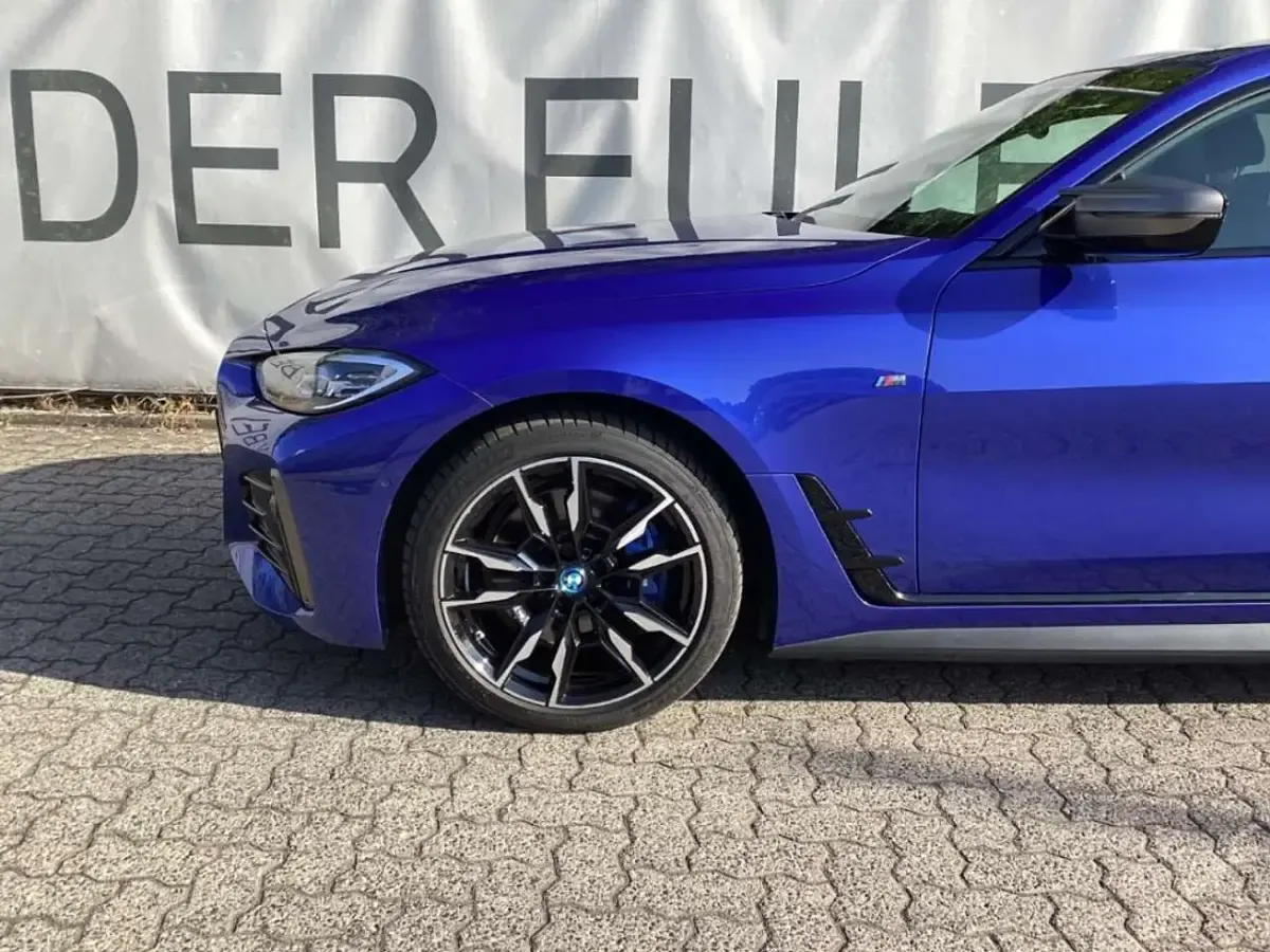Gebraucht BMW i4 M Sport 400 kW (544 PS) 2023 Blau Limousine