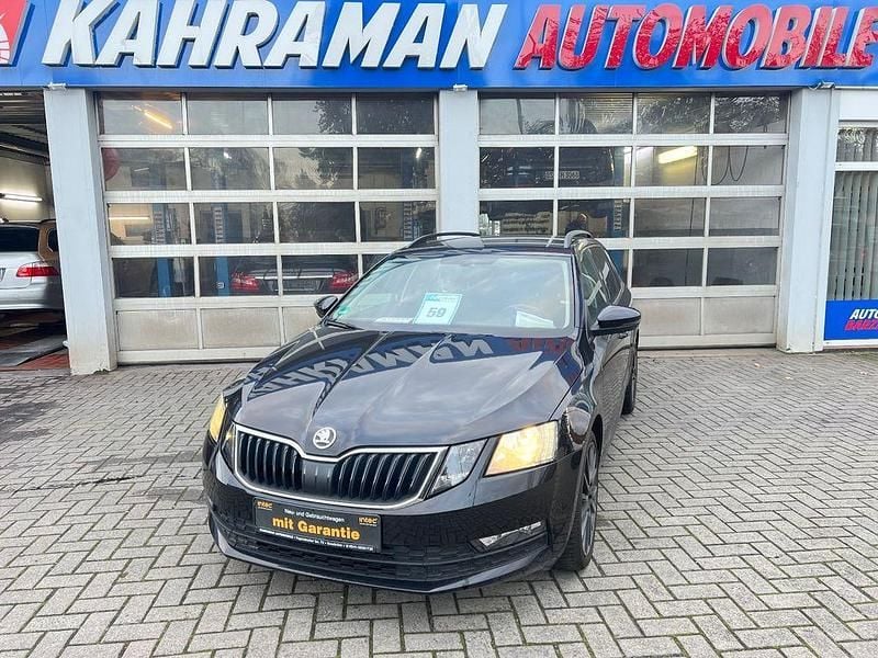 Schwarz Gebraucht 2018 Skoda Octavia Ambition Kombi | 9.999 € (Guter Preis) - Bild 1/4