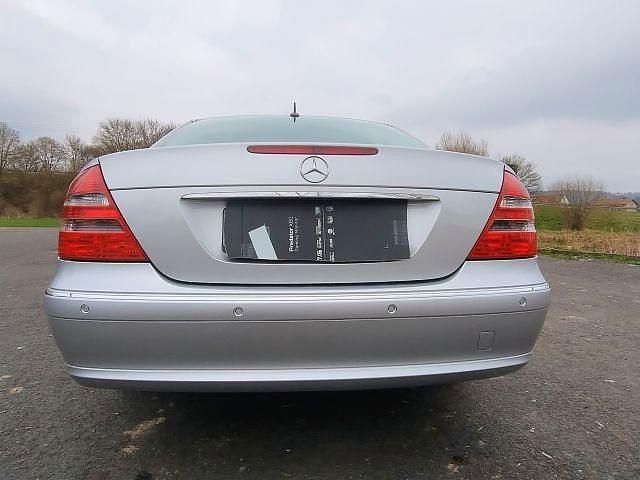 Gebraucht Mercedes E240 Elegance 177 PS (130 kW) 2004 Silber Limousine