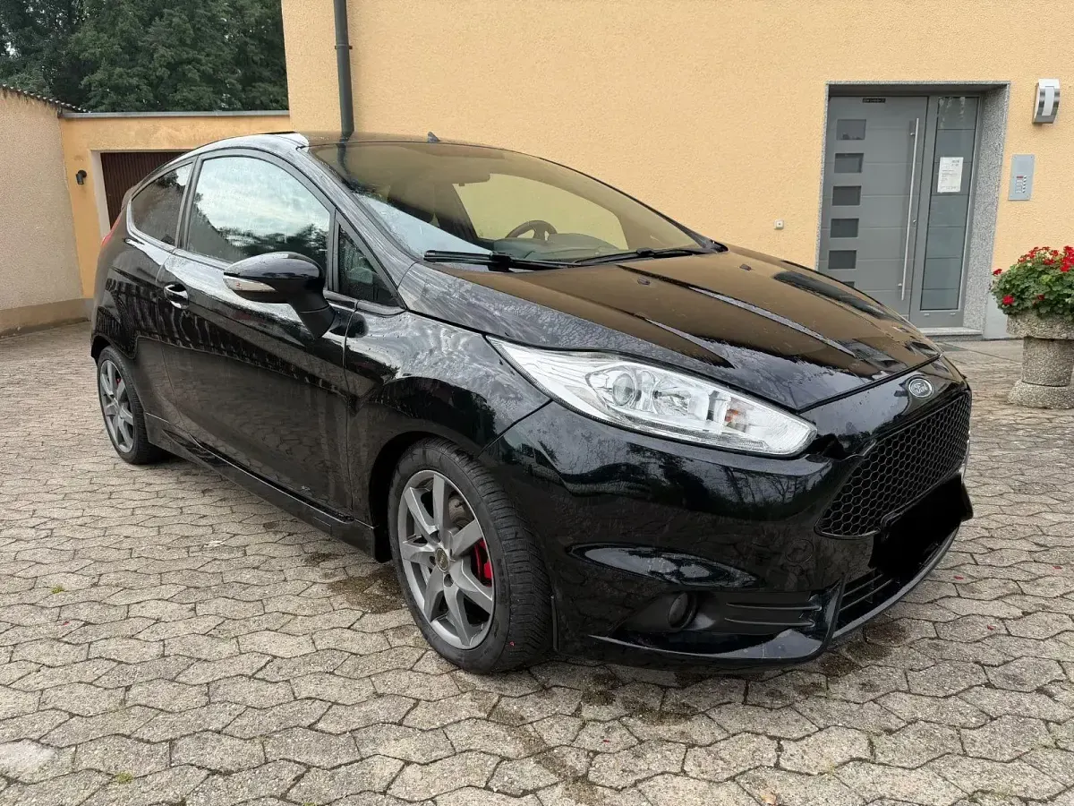 Gebraucht Ford Fiesta ST 182 PS (133 kW) 2017 Schwarz Kleinwagen