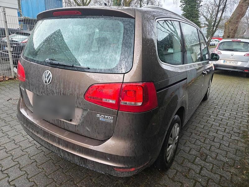 Gebraucht VW Sharan 140 PS (102 kW) 2012 Braun Van / Kleinbus