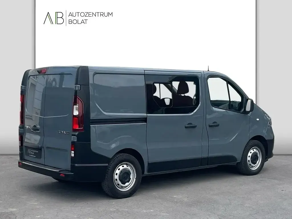 Gebraucht Renault Trafic Komfort 145 PS (106 kW) 2021 Grau Van / Kleinbus