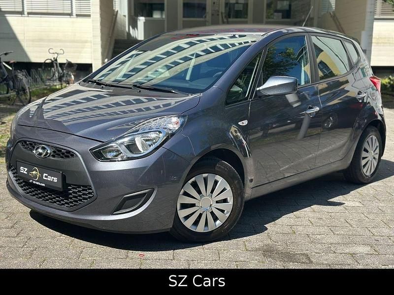 Grau Gebraucht 2016 Hyundai ix20 Classic Kleinwagen | 6.999 € (Superpreis) - Bild 1/4