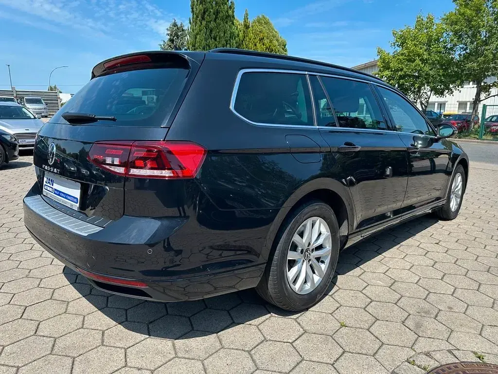 Gebraucht VW Passat Business 150 PS (110 kW) 2022 Schwarz Kombi